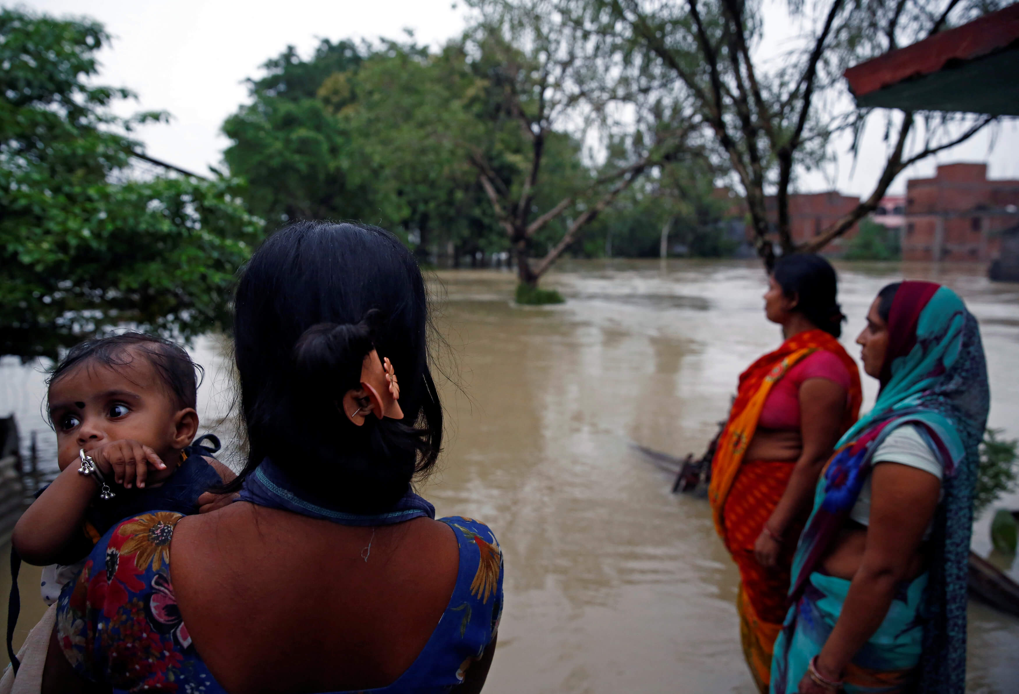 Inundaciones en Nepal afectan a miles de personas
