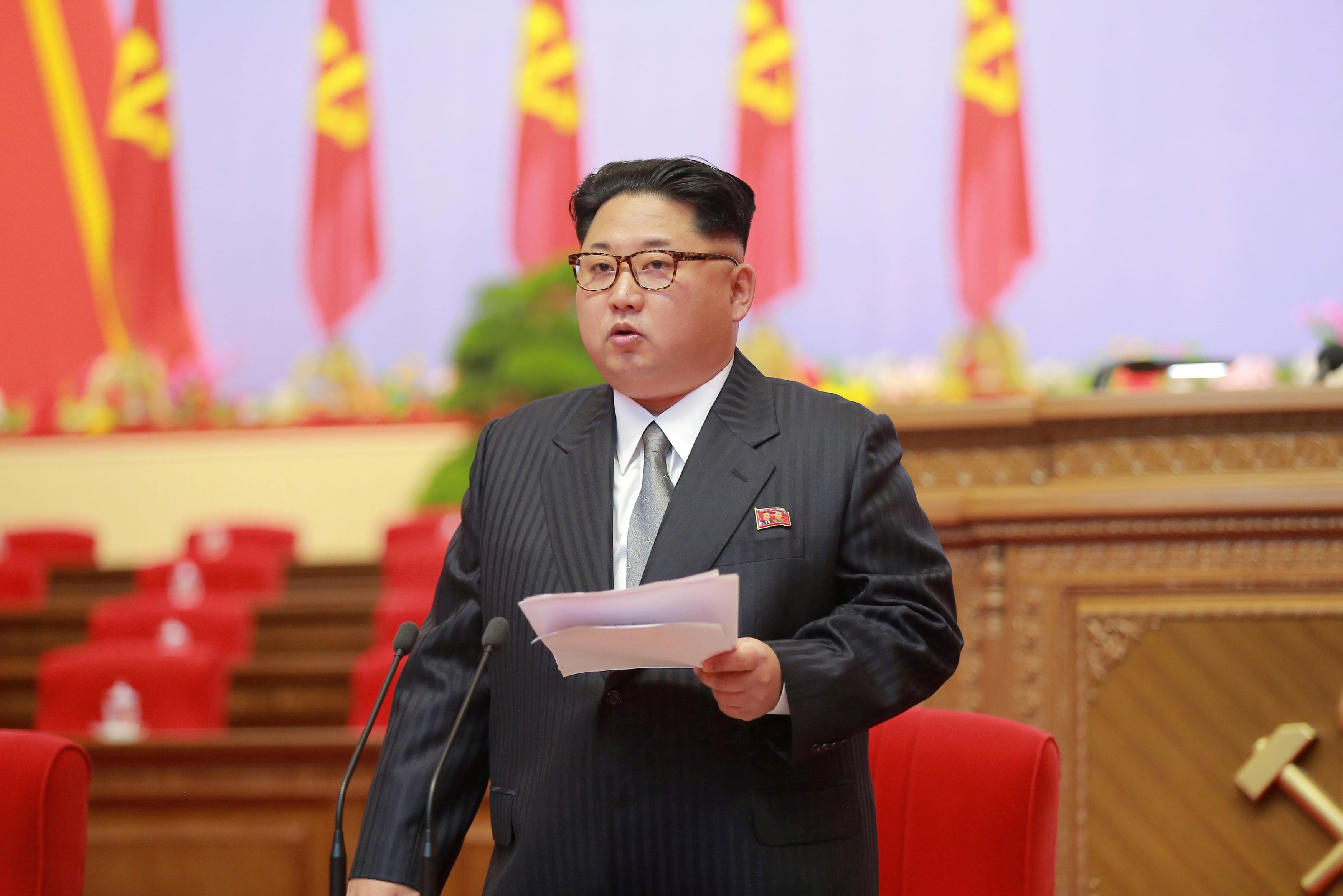 Kim Jong-un defiende sus 'valiosas' armas nucleares frente amenazas de Trump