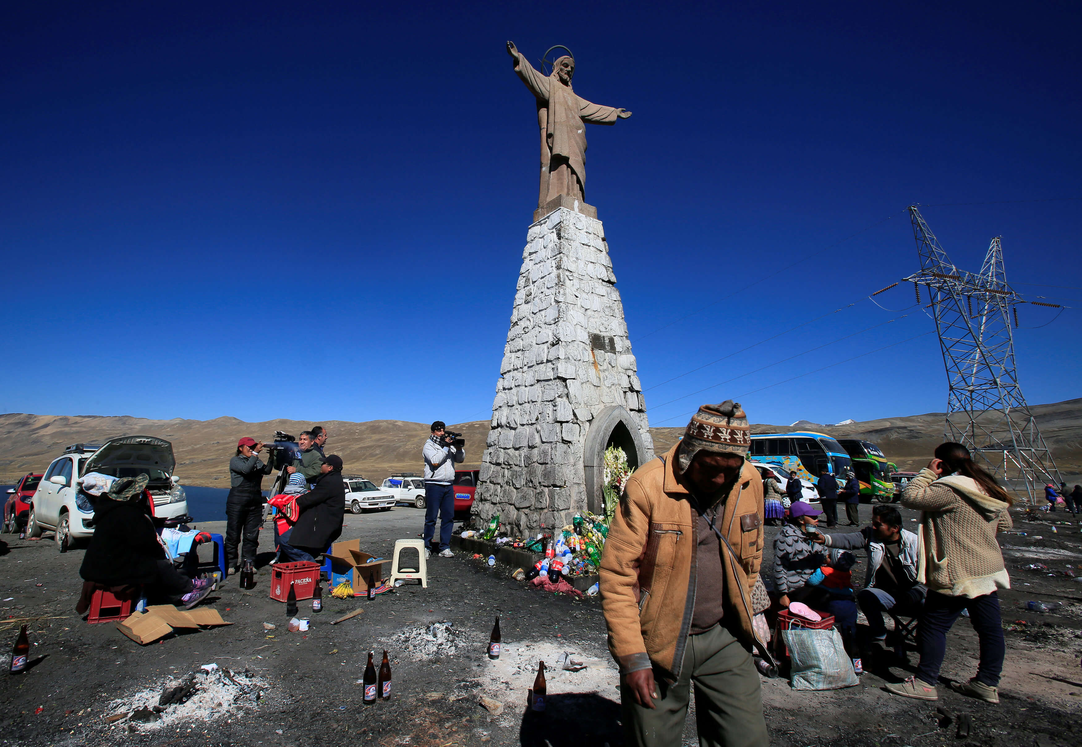 Indigenas bolivianos comienzan rituales mes Pachamama
