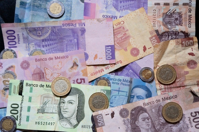 Pagar con billetes falsos puede castigarse con cárcel: Banxico