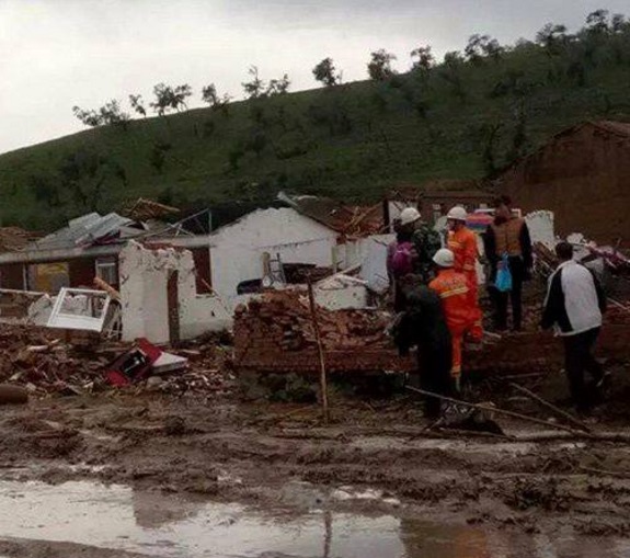 Tornado arrasa con aldeas en China; hay 5 muertos y 50 heridos