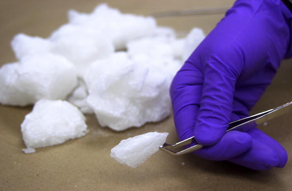 Autoridades analizan muestras de quimico metanfetamina