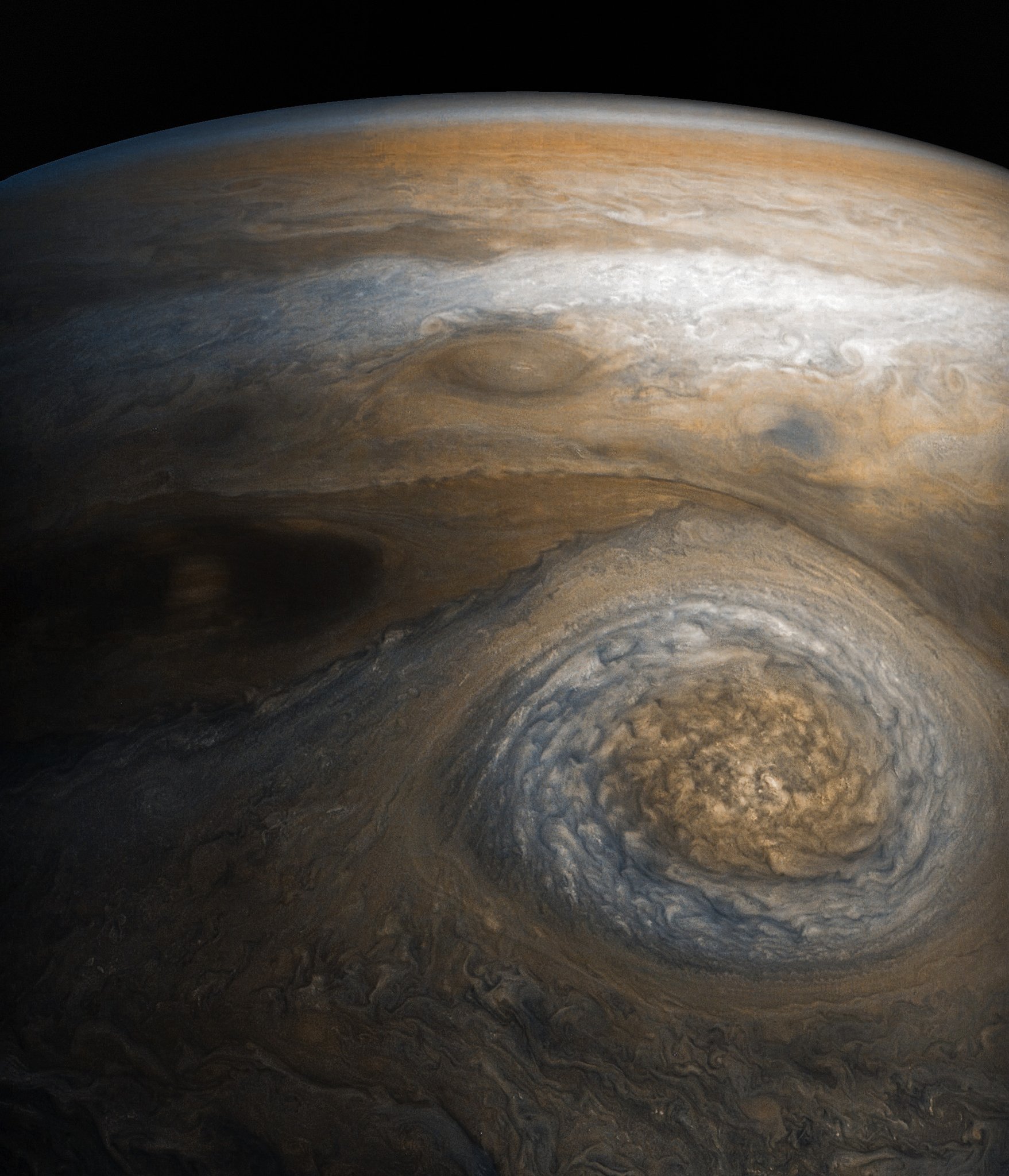 tormenta dinámica, punto rojo, Júpiter, Juno
