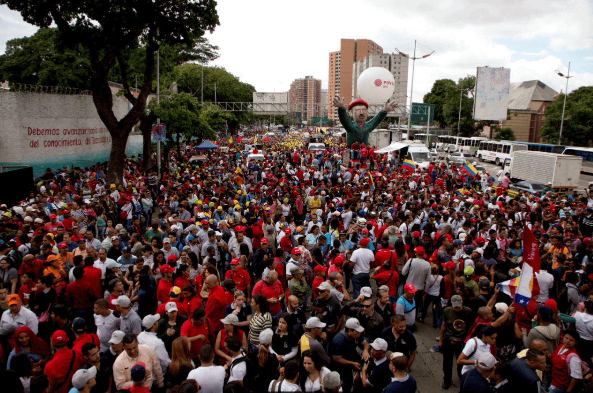 Partidarios de Nicolás Maduro marchan para respaldar a la Asamblea Constituyente