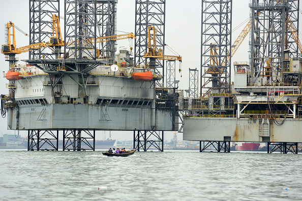 Plataforma petrolera en complejo portuario de Lagos, Nigeria