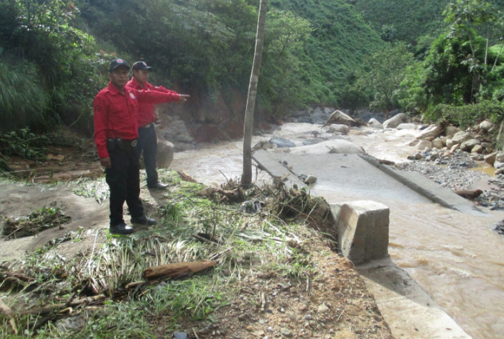 Puente vehicular colapsa en Guerrero por lluvias