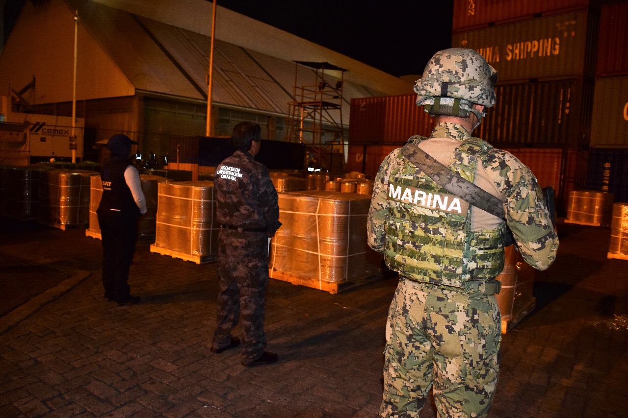 Aseguran en puerto de Manzanillo 18 kilos de precursores químicos