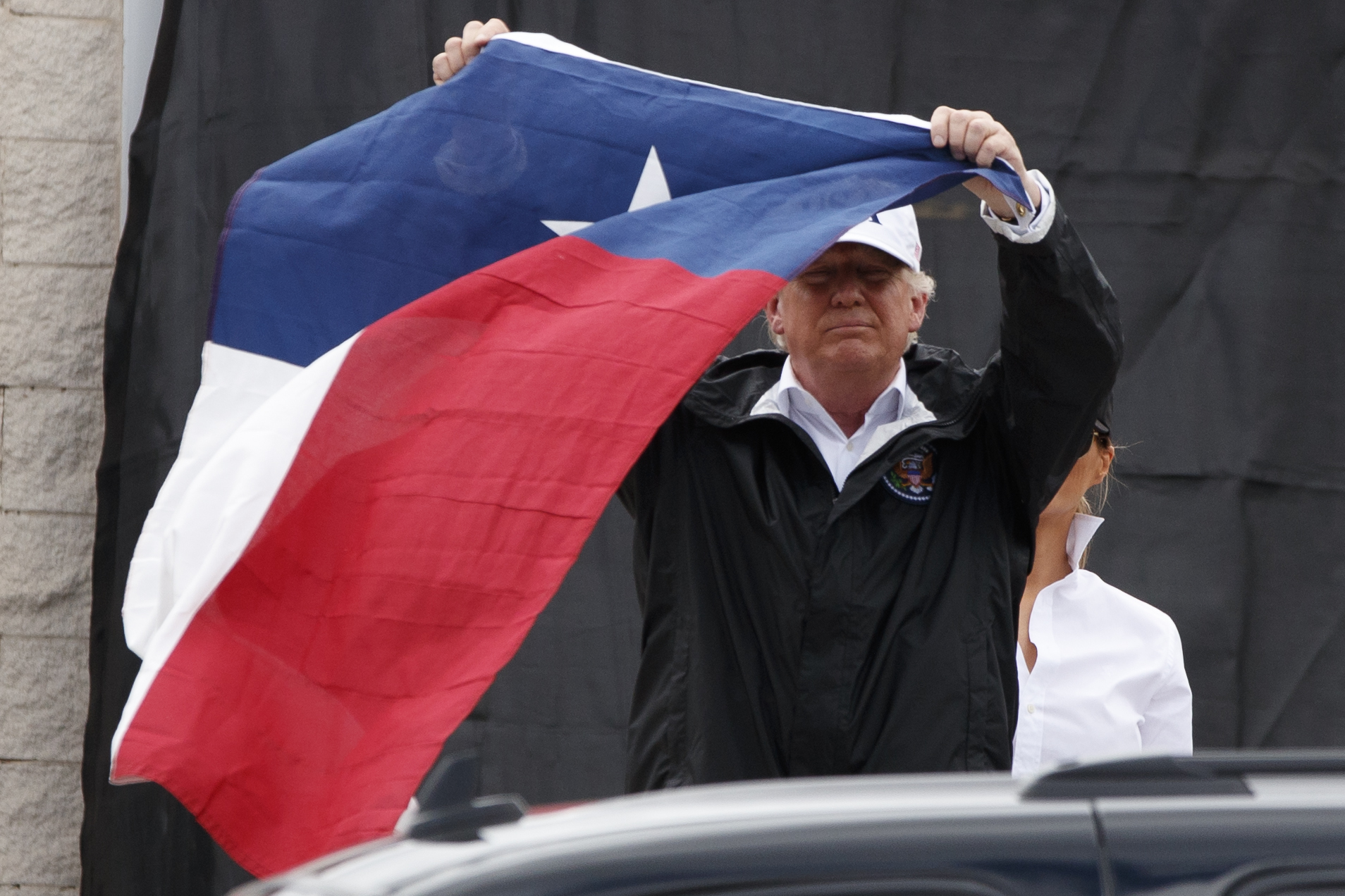 Trump alardea pronta respuesta Harvey Texas