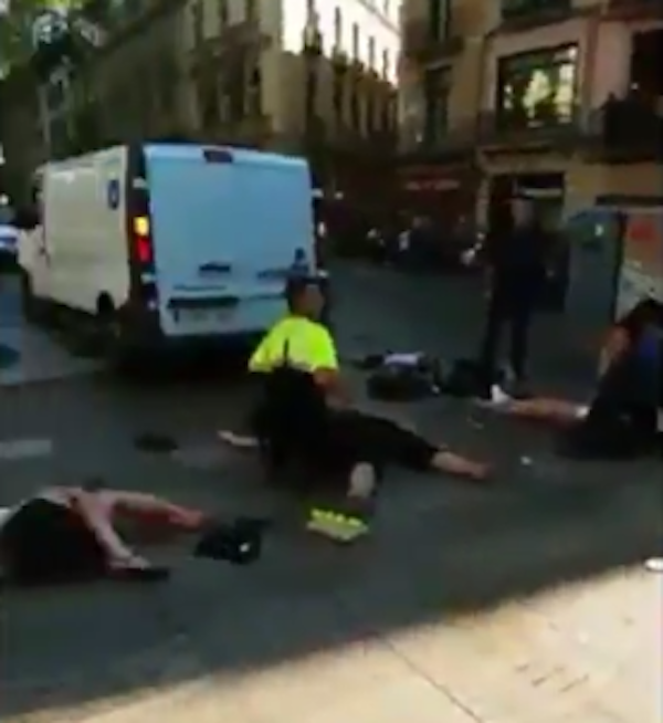 Fuerte video muestra la brutalidad del ataque centro Barcelona