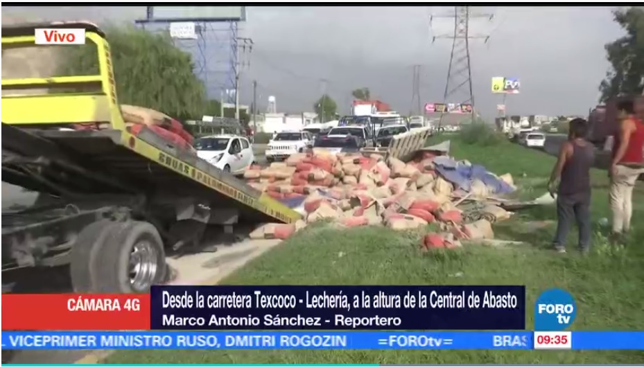 Vuelca tráiler carretera Texcoco Lechería lesionados