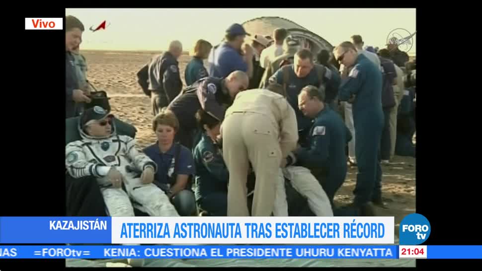 Astronautas aterrizan tras establecer récord en Estación Espacial Internacional