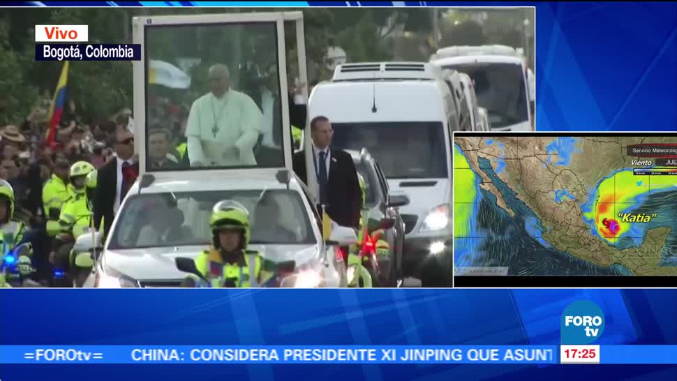Papa Francisco recorre las calles de Colombia