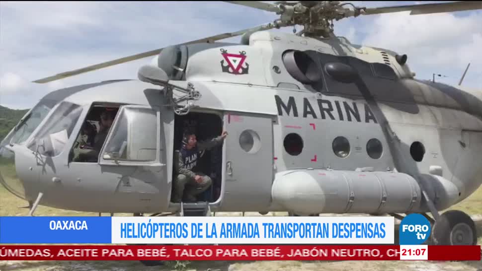 Helicópteros de la armada transportan despensas en Oaxaca Cuatro helicópteros tipo MI-17 de la armada mexicana transportan miles de despensas para los damnificados en Oaxaca por el sismo