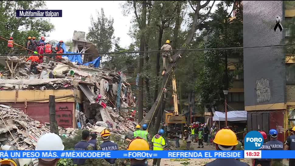 Menores mueren atrapados entre escombros de multifamiliar de Tlalpan