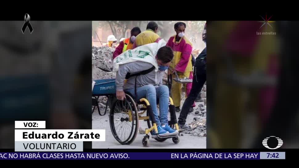 Joven en silla de ruedas apoya rescates tras sismo en CDMX