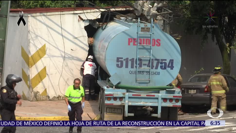 Choque de pipa deja 4 muertos en Avenida Constituyentes, CDMX