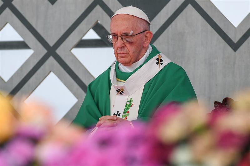 Papa concluye visita a Colombia con misa en Cartagena de Indias