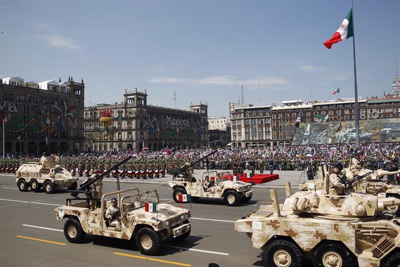 Fuerzas Armadas desfilan por el 207 aniversario de la Independencia