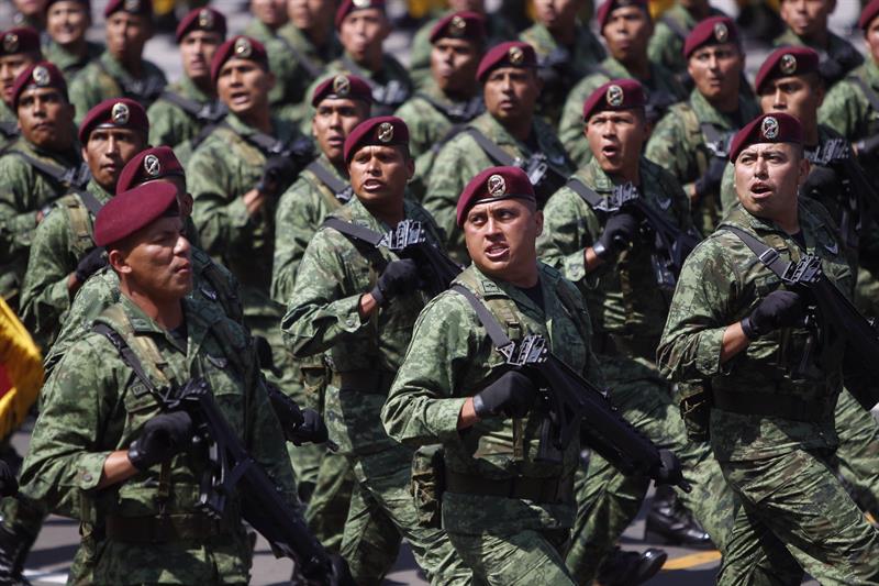 Fuerzas Armadas desfilan por el 207 aniversario de la Independencia