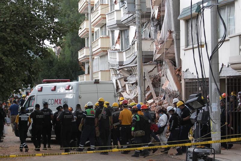 Concluyen labores de rescate en edificio colapsado en Lindavista