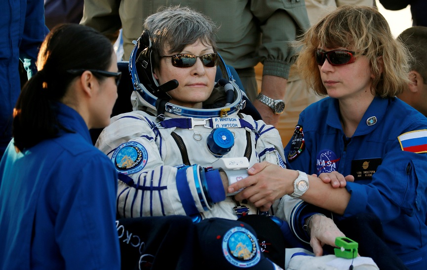 Astronauta rompe récord de más tiempo en el espacio para una mujer