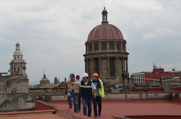Autoridades de la Secretaría de Cultura revisan afectaciones en la Catedral Metropolitana tras sismo