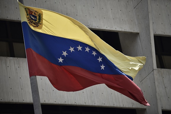Venezuela rechaza sanciones migratorias de EU centradas a funcionarios y familiares