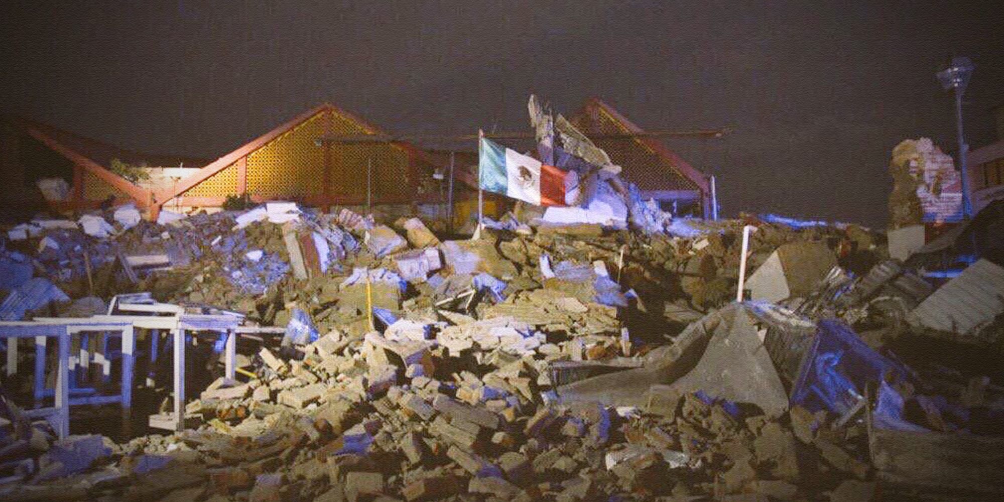 bandera-mexico-escombros-palacio-municipal-oaxaca-7s-sismo-temblor-chiapas