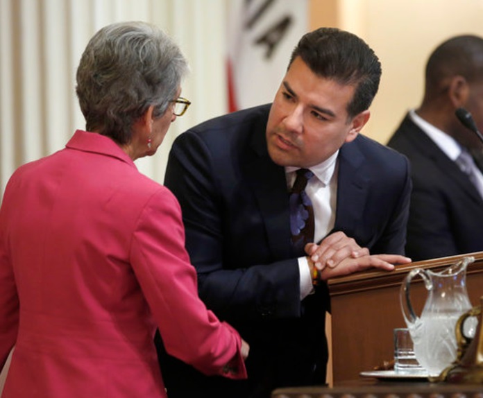 California considera adelantar 3 meses primarias presidenciales