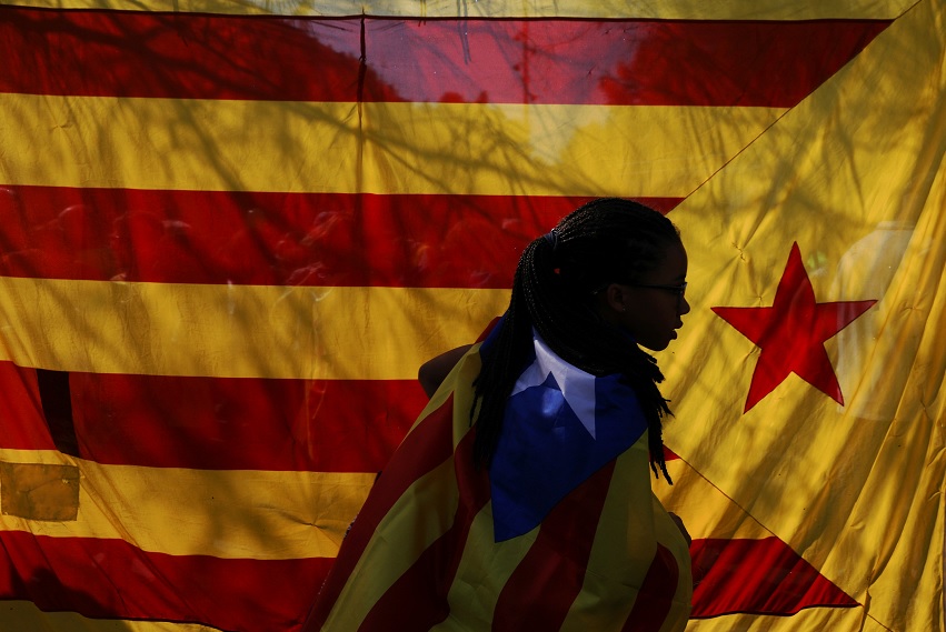 400 curas catalanes piden al papa mediar para permitir referéndum de independencia