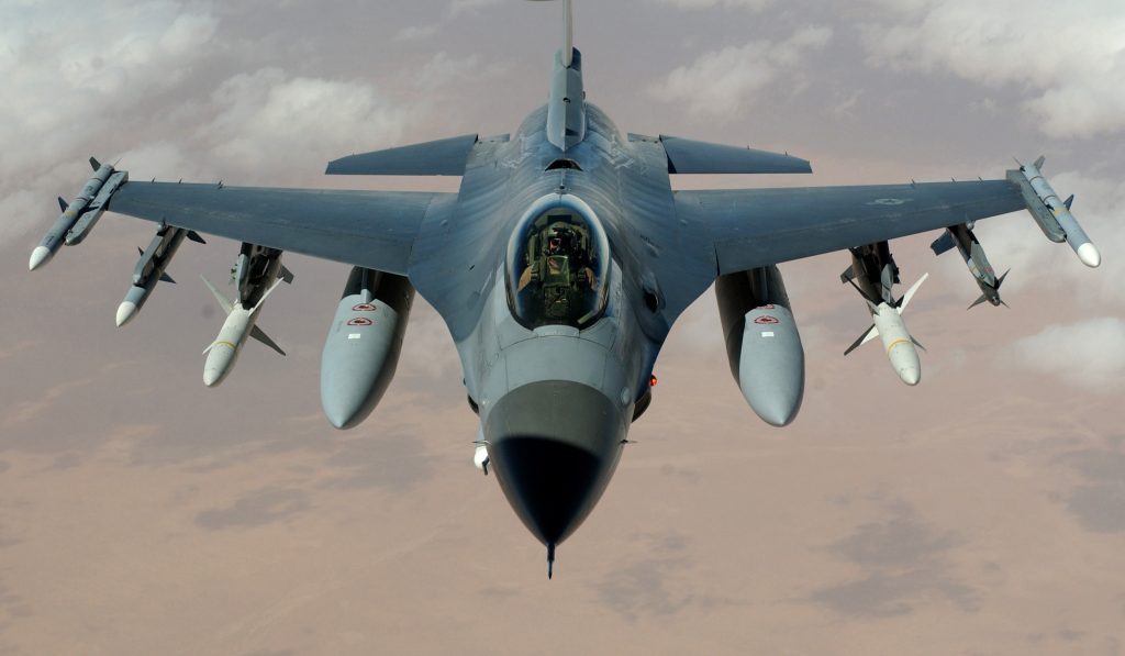 Caza F-16 se estrella en Arizona, Estados Unidos