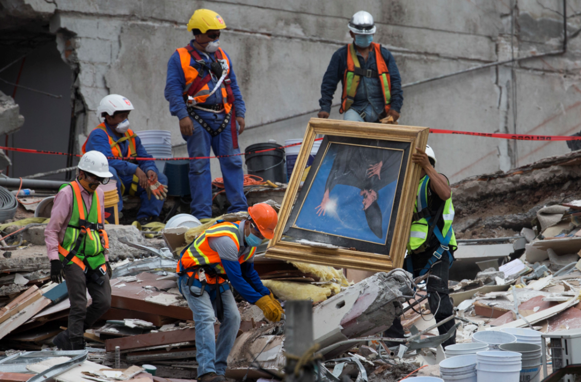 Continúan las labores de rescate tras el terremoto en la Ciudad de México