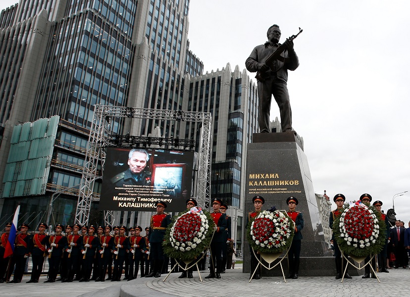 Creador del Kalashnikov ya tiene su estatua en el centro de Moscú