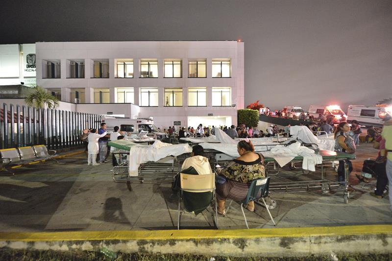 Asciende a 15 la cifra de muertos por sismo en México