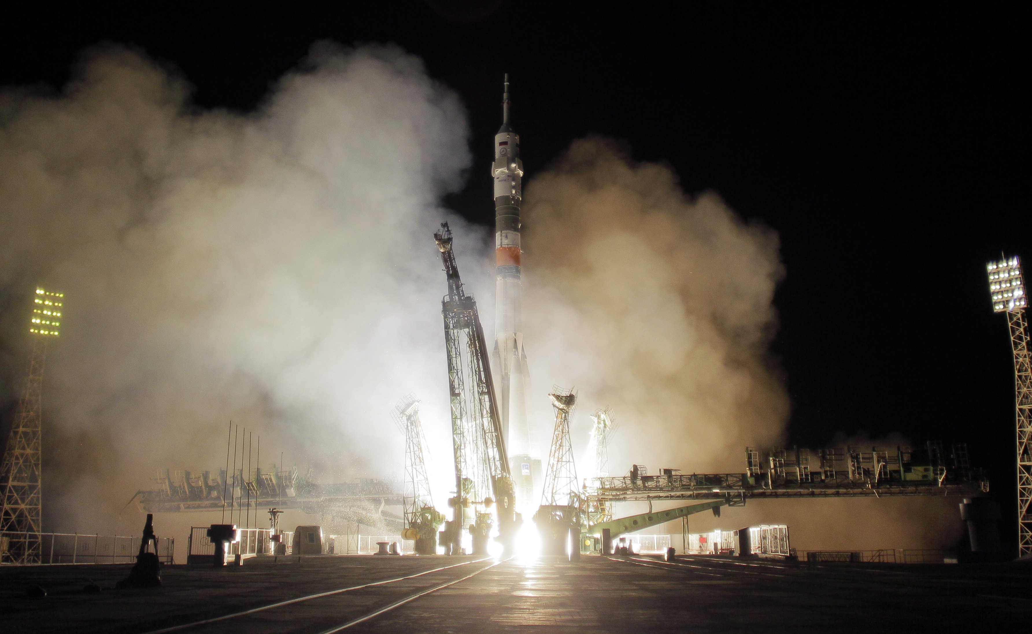 Nueva nave tripulada Soyuz MS-06 se acopla con éxito a la EEI