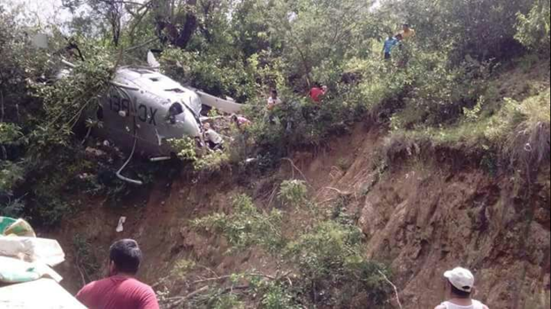 Desploma helicóptero PGR víveres en Oaxaca