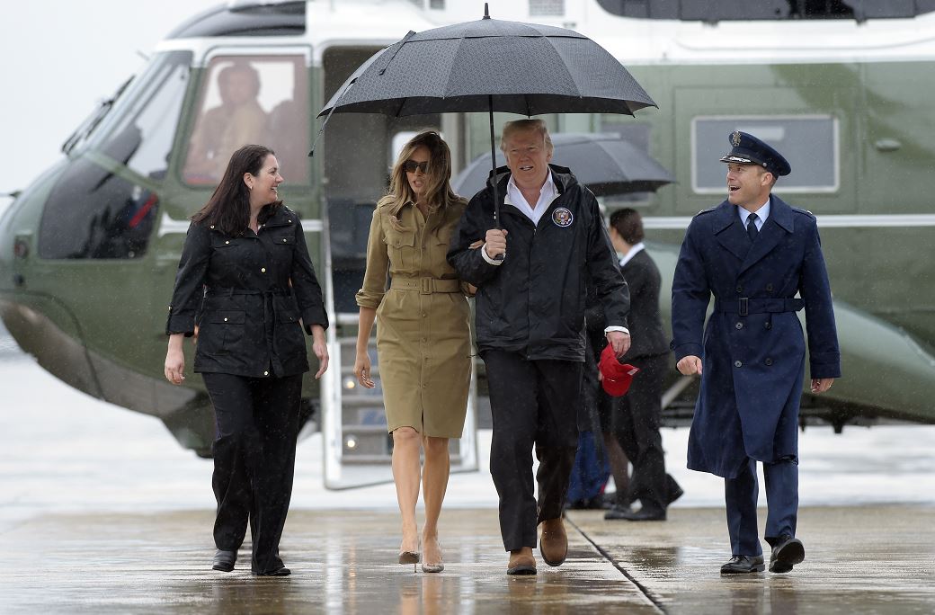 Trump regresa a visitar a las víctimas de 'Harvey'