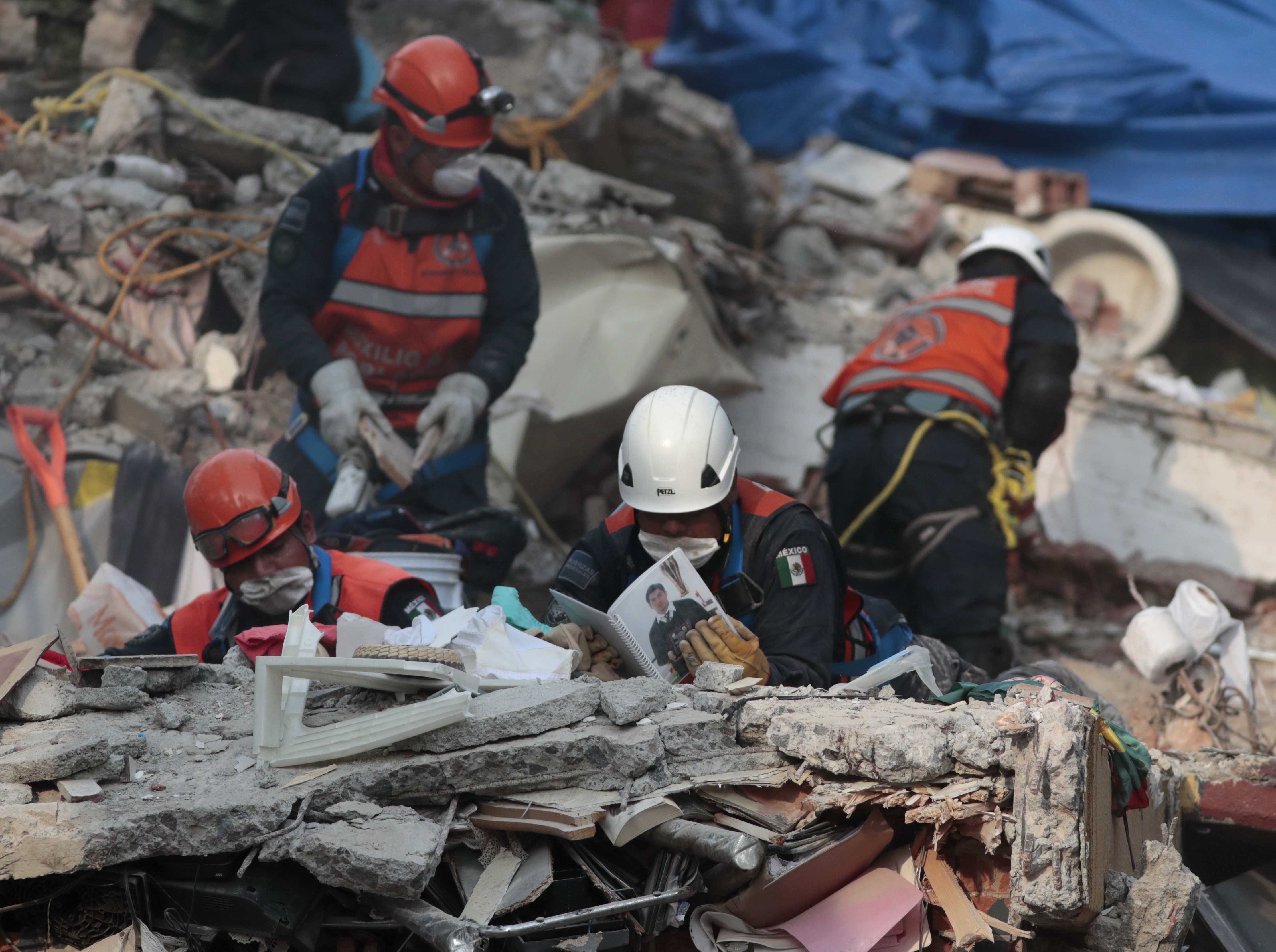 Ecuador ofrece apoyo para rescate por el sismo en México