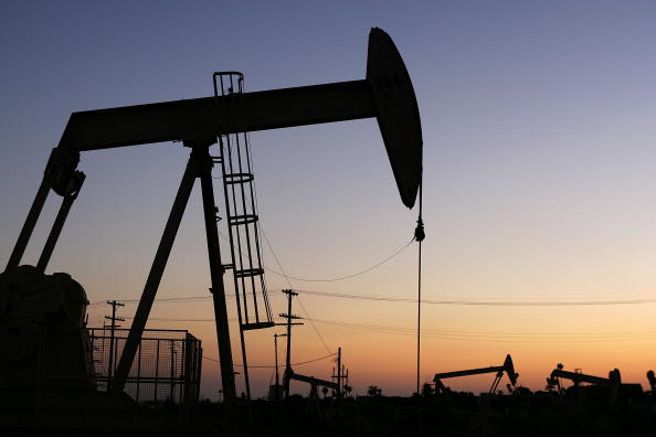 El paso de 'Harvey' en Texas afecta los precios del petróleo