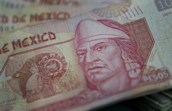 El peso mexicano se deprecia en apertura