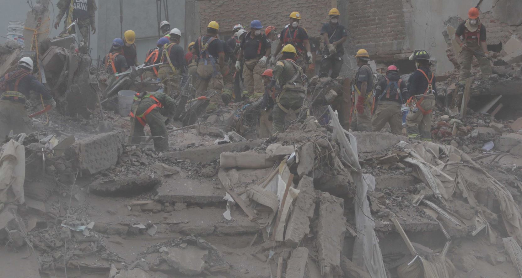 escombros de los edificos colapsados por sismos en la cdmx