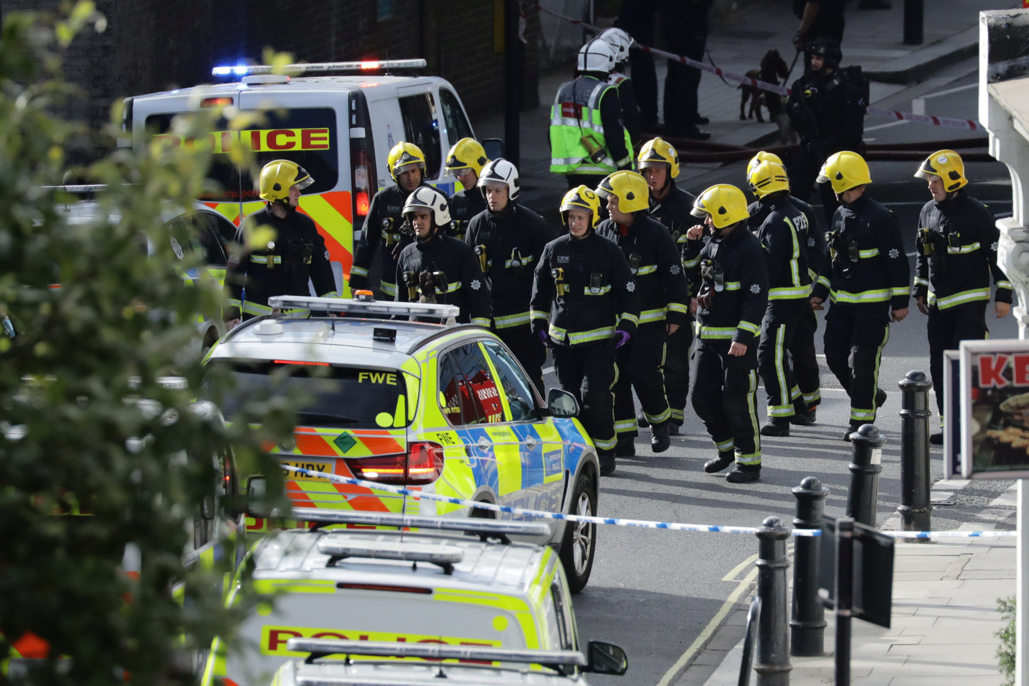 policia investiga explosion metro londres terrorismo