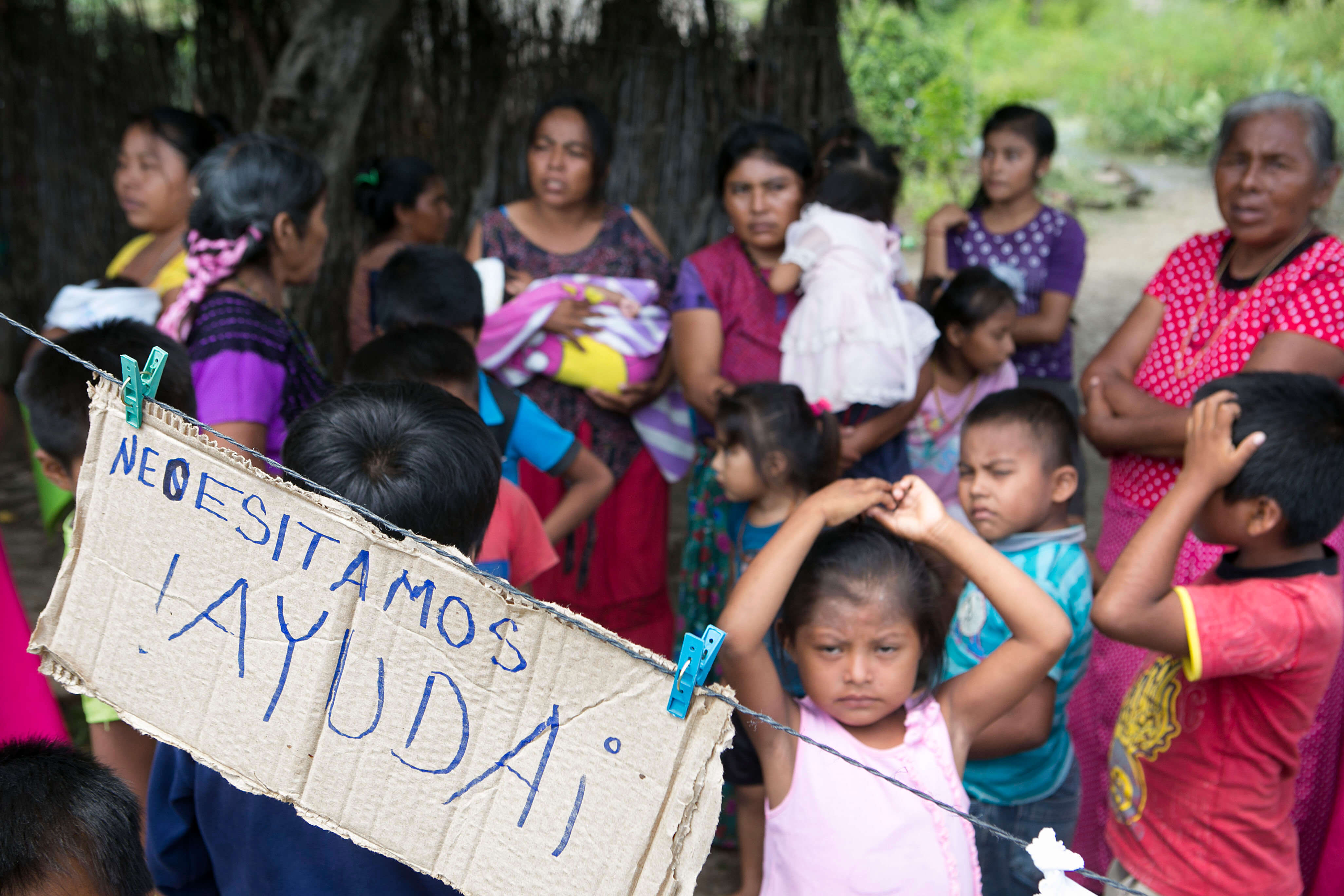 Habitantes de Oaxaca piden ayuda tras sismo