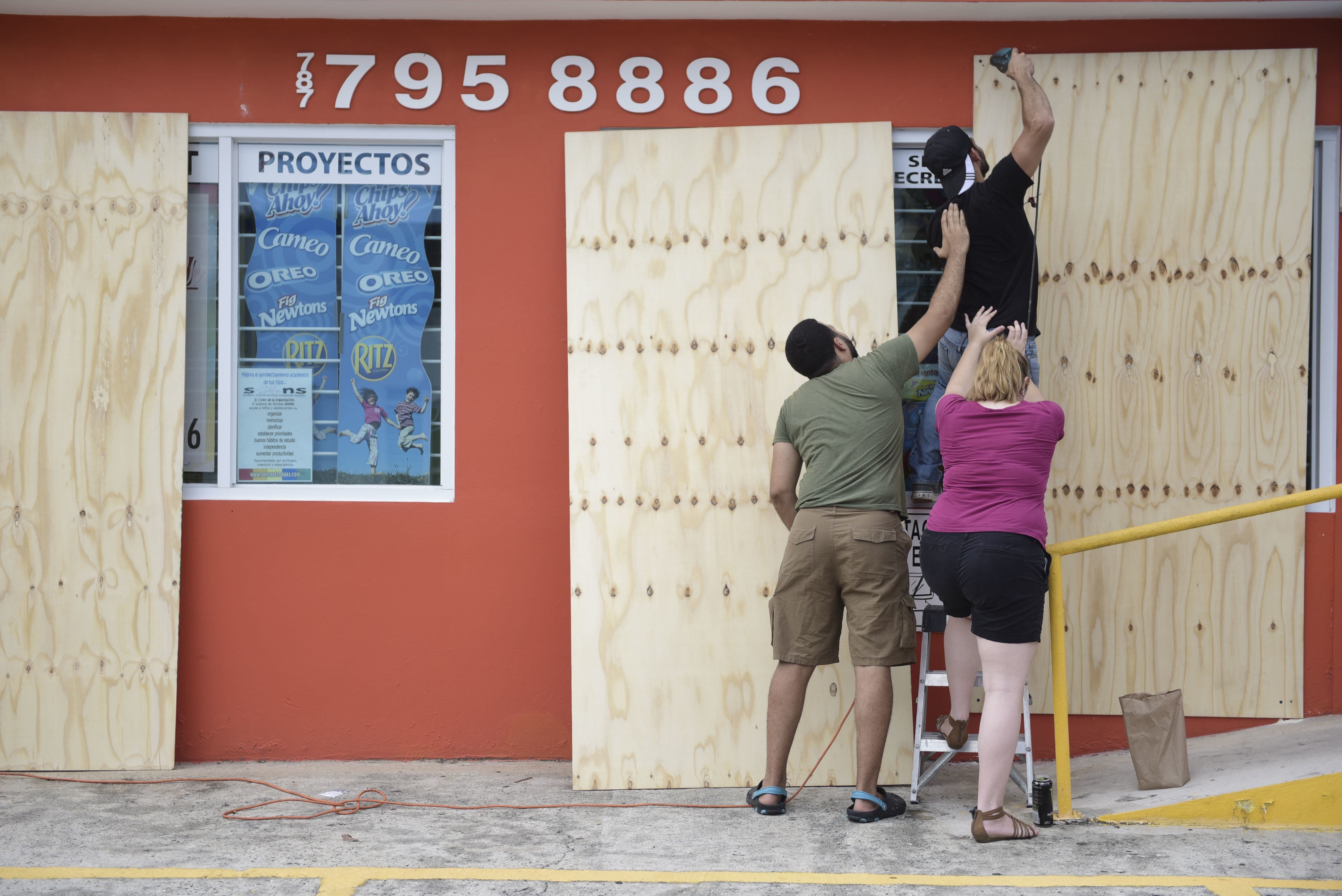 Huracan Irma podria dejar electricidad tres meses Puerto Rico