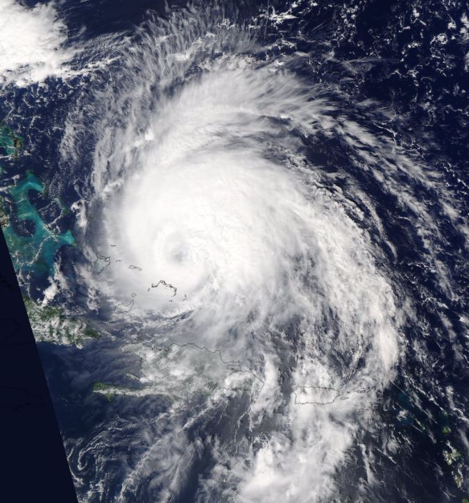 'Lee' ya es huracán de categoría 1 y 'María' baja a categoría 2