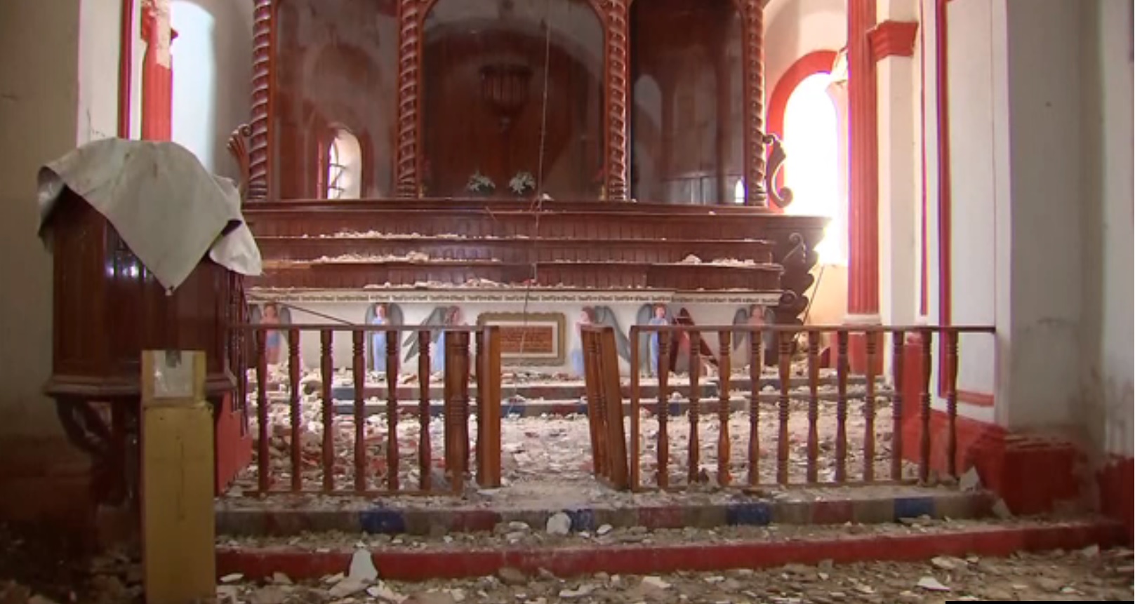 varias iglesias sufren daños por sismo