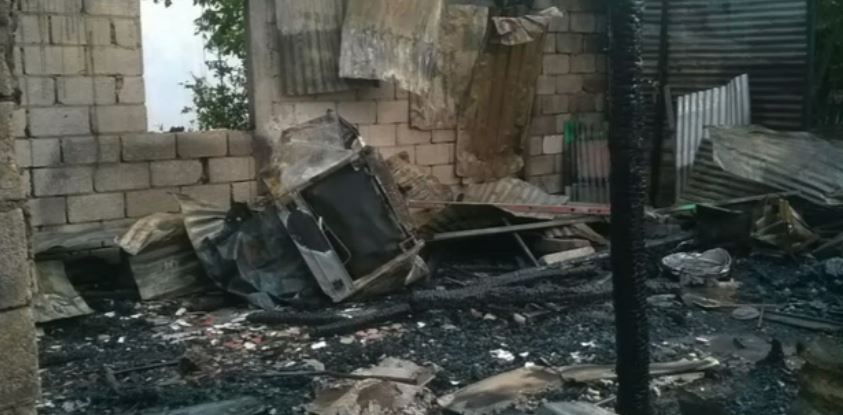 Incendio destruye 5 casas cerca del Fraccionamiento Villa Rica de Veracruz