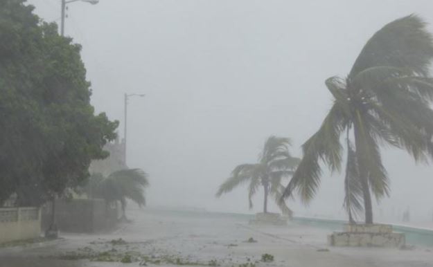 Centro de Cuba amanece con estragos causados por Irma, categoría 4