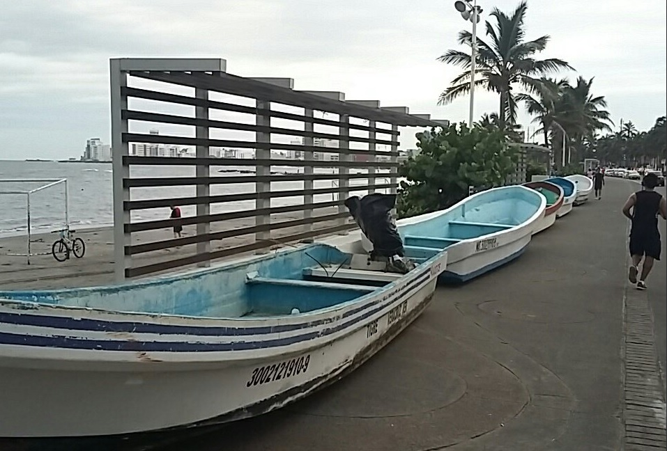 Pescadores mantienen resguardo de lanchas en Veracruz