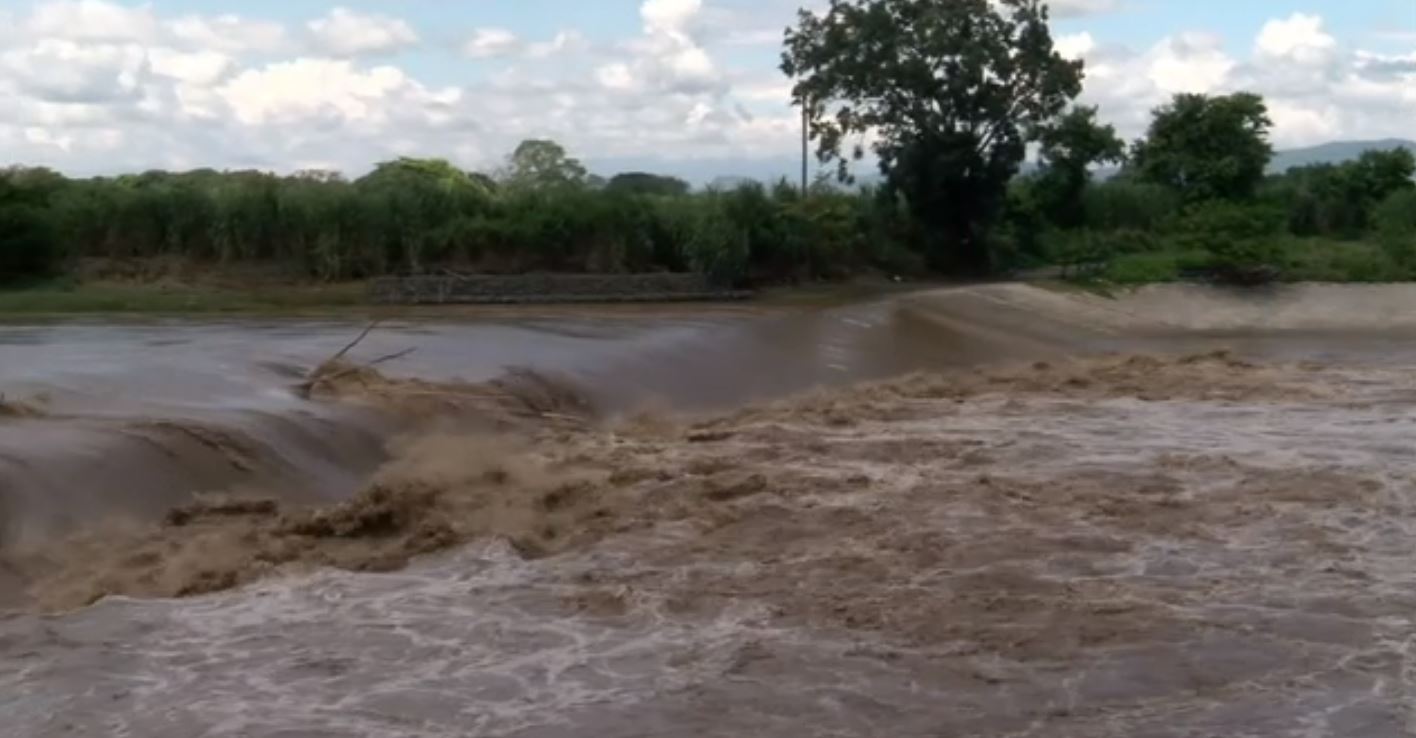 Lluvias de ‘Katia’ suben el nivel de los ríos en Veracruz